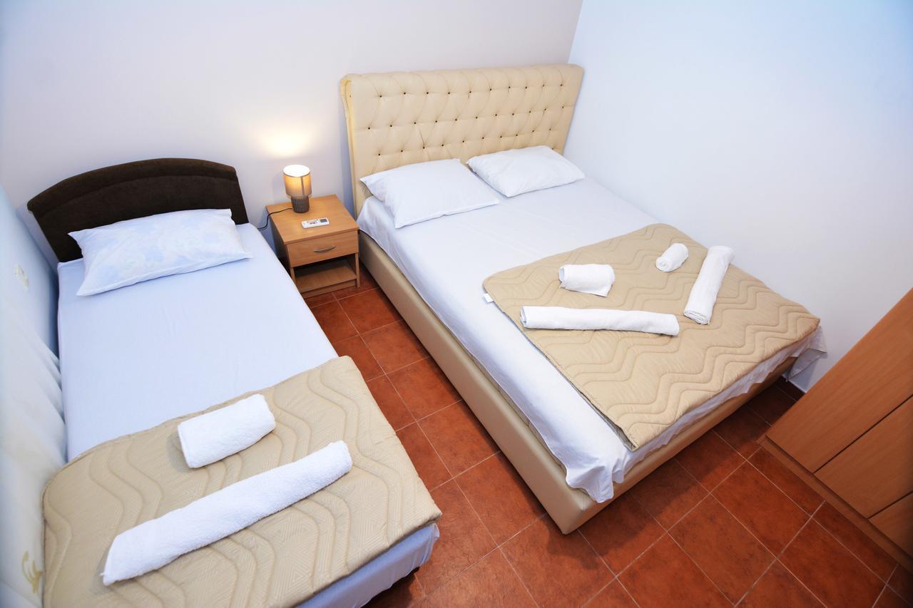 Apartments Jovana Petrovac 外观 照片