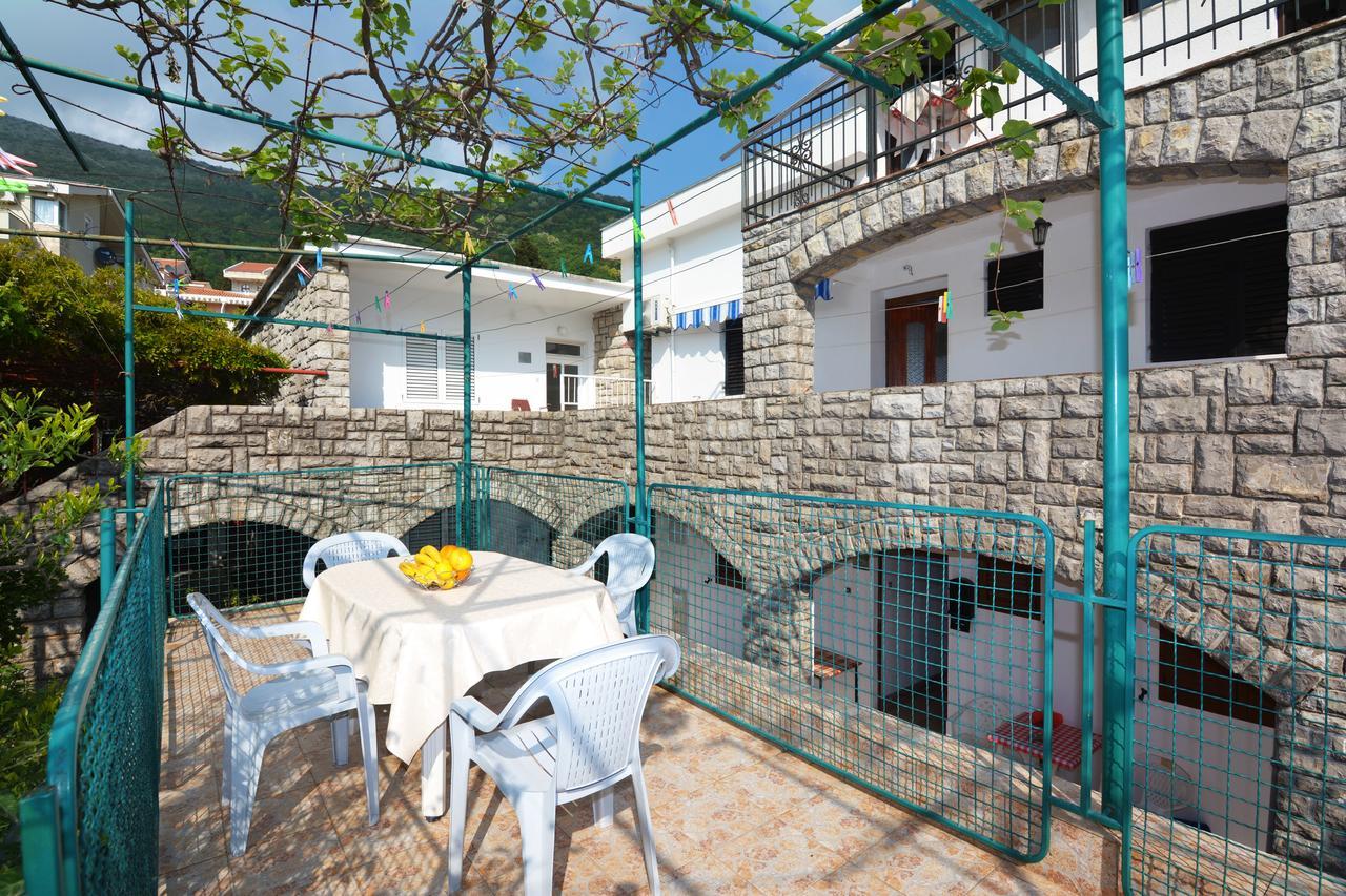 Apartments Jovana Petrovac 外观 照片